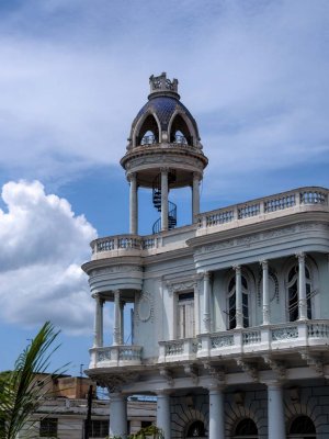 Building at Parque Josi Marti