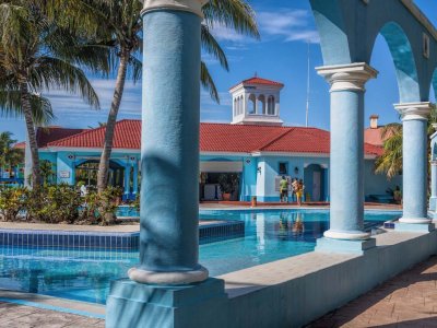 Swimming Pool & Snack Bar