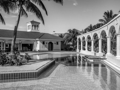 Swimming Pool & Snack Bar