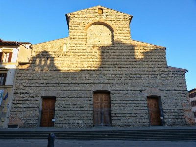 When we arrived to the church of San Lorenzo, the sun was already up...