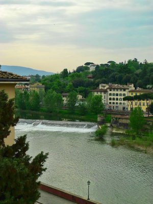The Arno river, early in the morning...