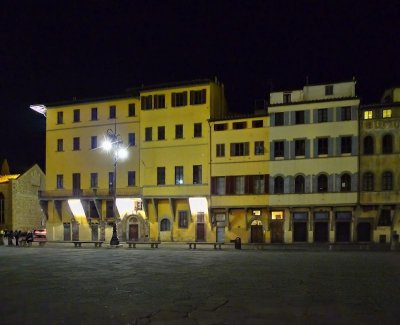The peaceful nights of Piazza Santa Croce...
