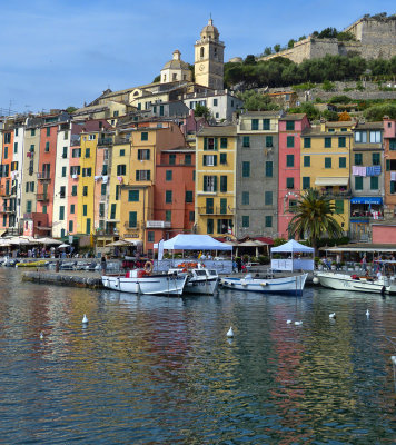 The reflection of the colourful buildings....