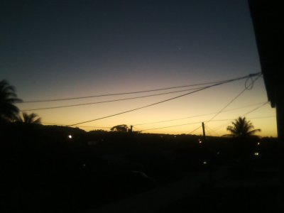 evenin sky maybe jupiter rising.jpg