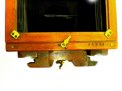 Watson Half Plate Wooden Monorail Camera 5.jpg