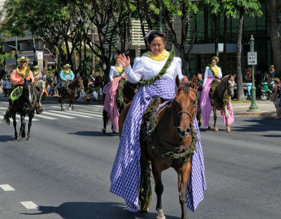 Entourage of Pa'u Queen