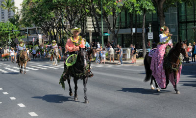 Entourage of Pa'u Queen