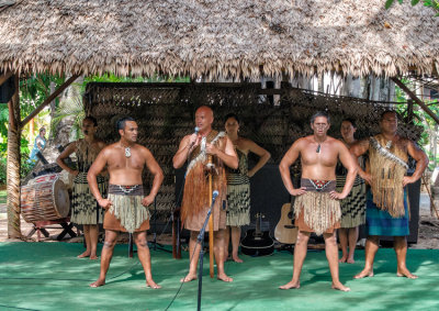 Aotearoa Cultural Presentation 2013 - MAORI HAKA - The traditional war dance