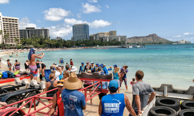 Hawaiian Airlines  Annual Na Wahine O Ke Kai  Finish - 2014 -  Moloka'i to Waikiki