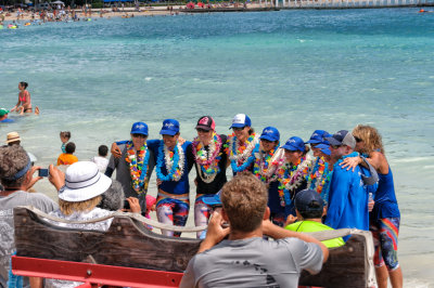 Waikiki 'Beach Girls' team photo
