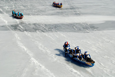 Course en canot  glace de Montral