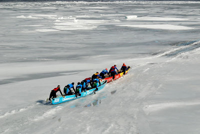 Course en canot  glace de Montral