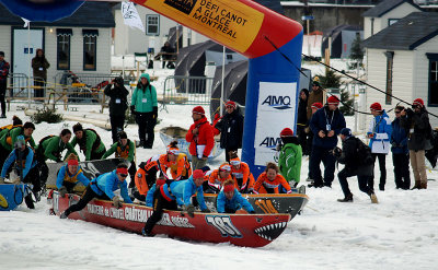 Course en canot  glace de Montral