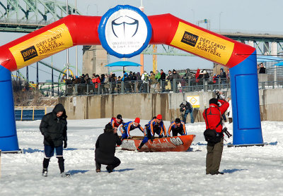 Course en canot  glace de Montral