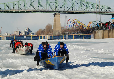 Course en canot  glace de Montral