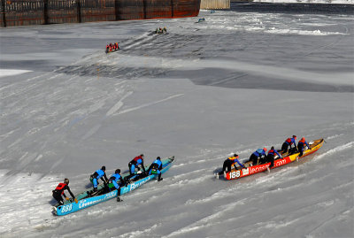 Course en canot  glace de Montral