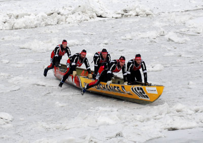 COURSE EN CANOT  GLACE DE LiSLE-AUX-COUDRES 2015