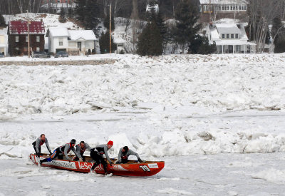 COURSE EN CANOT  GLACE DE LiSLE-AUX-COUDRES 2015