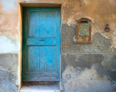 Blue door Tuscany
