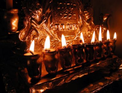 ir-200012294950_ZosChanukah.jpg