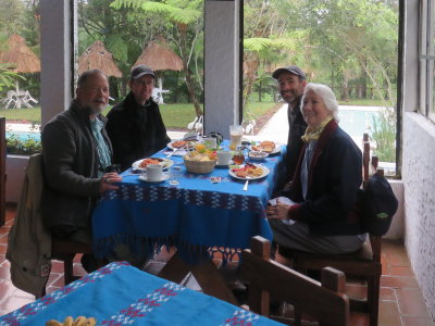 Tour participants dining at the Posada Montana del Quetzal