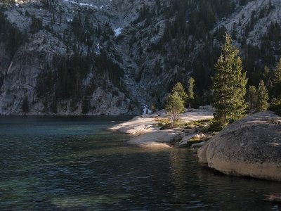 Peaceful rest at Grizzly lake