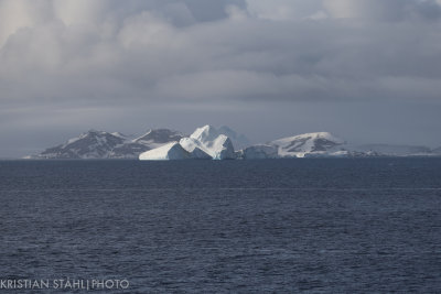 Approaching Antarctic Peninsula 141214 7.jpg