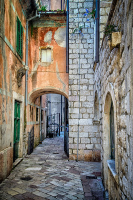 Kotor Alleyway