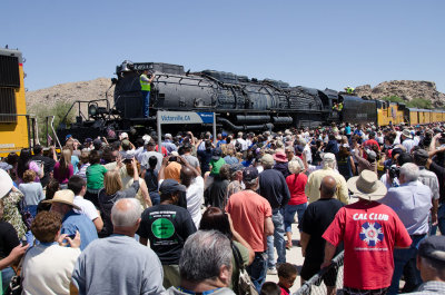 DSC_8751 crowd with locomotive.jpg
