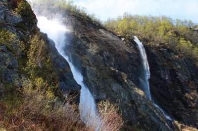 6537 Waterfalls Naeroyfjord.jpg