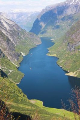 6590 Naeroyfjord late afternoon.jpg