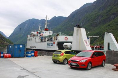 6638 Ferry Naeroyfjord.jpg