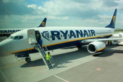 6908 Ryan Air 737 Rygge Airport.jpg