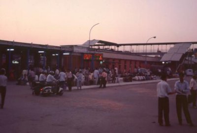1995006078 Delhi main station.jpg