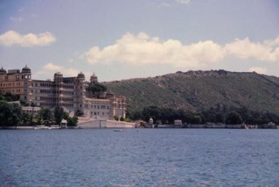 1995006094 City palace Udaipur.jpg