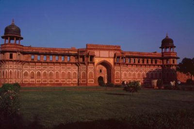 1995007043 Red Fort Agra.jpg