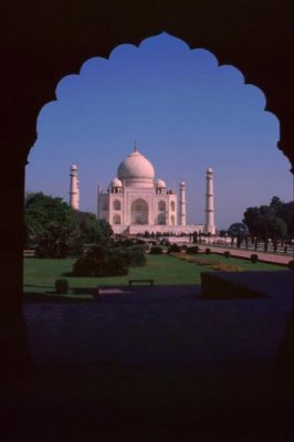 1995007044 Taj Mahal Agra.jpg