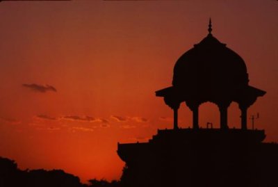 1995007052 Sunset Agra.jpg