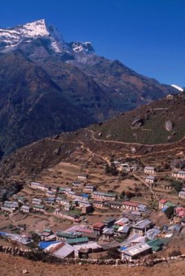 1995008036 Namche Bazaar.jpg