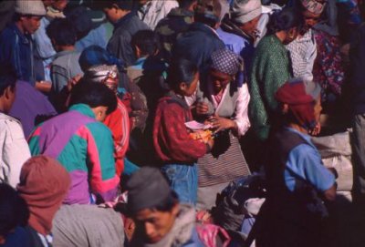 1995008040 Namche market.jpg