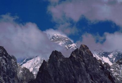 1995008073 Everest from Machermo.jpg