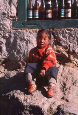 1995008077 Girl Machermo Valley.jpg