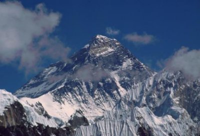 1995009023 Everest in cloud.jpg