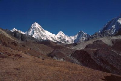 1995009043 Pumori and Khumbu .jpg