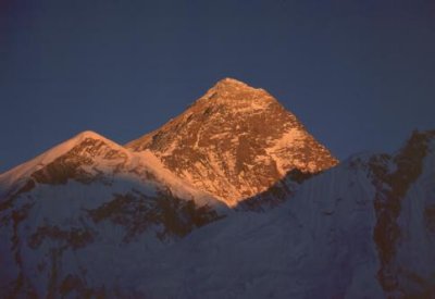 1995009086 Everest at Sunset.jpg