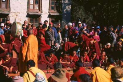 1995009090 Buddhists Tengboche.jpg