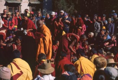 1995009091 Buddhists Tengboche.jpg