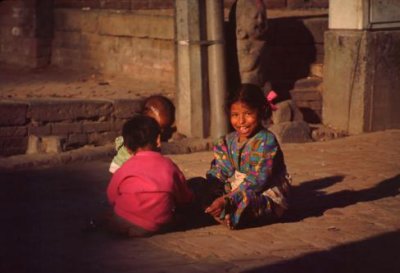 1995010003 Children in Baktapur.jpg