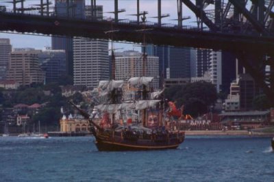 1995011011 Endeavour replica Sydney.jpg