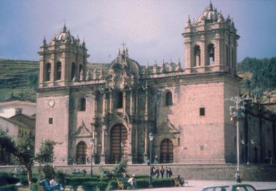 1996016085 Cusco Cathedral.jpg